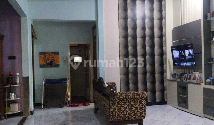 Well-Maintained House Near Culinary Center in Sulfat Indah Malang 2
