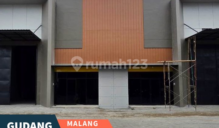 Modern Warehouse in the Pakisaji Malang Warehouse Area