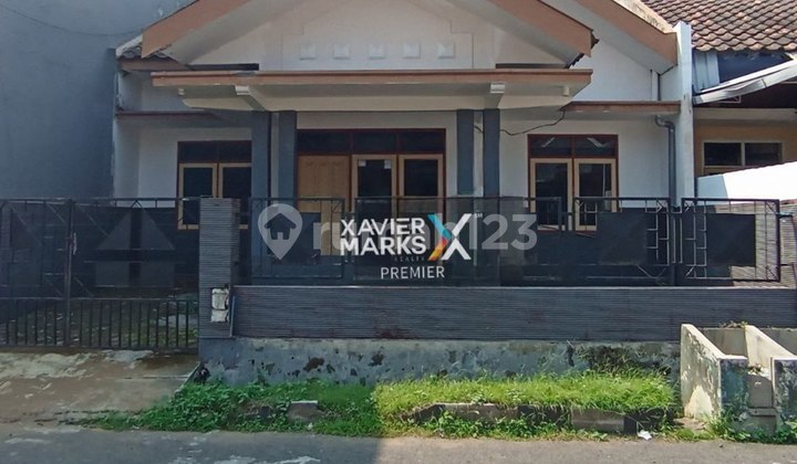 Rumah Siap Huni Bangunan Terawat di Taman Sulfat Malang Rumah Siap Huni Bangunan Terawat di Taman Sulfat Malang