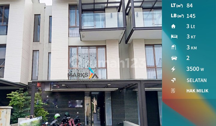 3-Story House Near Various Campuses in Permata Jingga, Malang