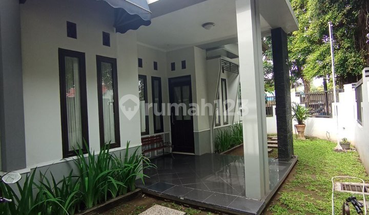 Soekarno Hatta Malang House Hook Position Well-Maintained Building 2