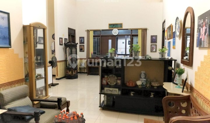 Beautiful, Well-Maintained House Near Toll Exit in Karanglo Indah, Malang 2