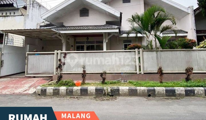 Rumah Klasik Selangkah ke Pusat Kota di Sulfat Agung Malang Rumah Klasik Selangkah ke Pusat Kota di Sulfat Agung Malang