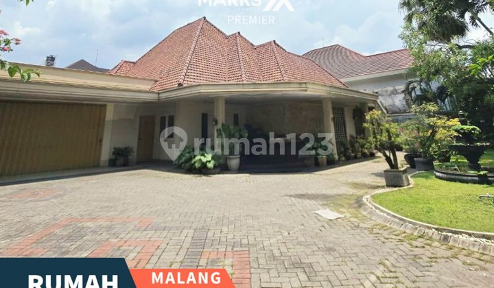 Rumah Klasik Premium di Jl Rewatu Malang