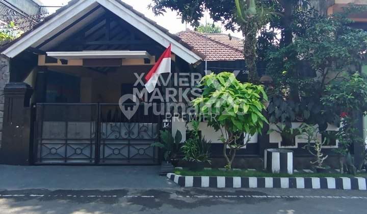 House on Bunga Bunga Street Malang Easy Access Close to Campus