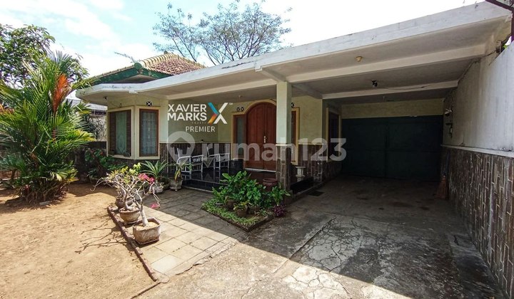 Classic Well-Maintained Ready-to-Occupy House on Bunga Bunga Street, Malang. 2