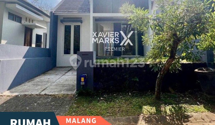 Minimalist House in Riverside Malang, Near Toll Exit