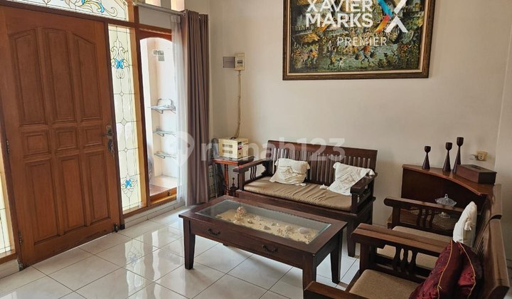 Semi-Furnished Well-Maintained House on Jl Martadinata, Malang 2