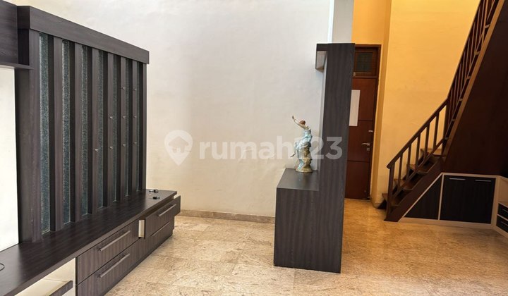 Rumah Terawat Dekat Pusat Kota di Tidar Malang 2