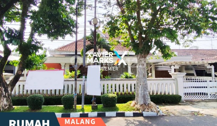 Rumah Klasik 2 Lantai Dekat Kampus di Jl Jombang Malang