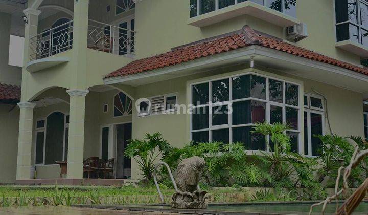 Rumah Mewah di Kalimulya Depok Ada Kolam Renang 2