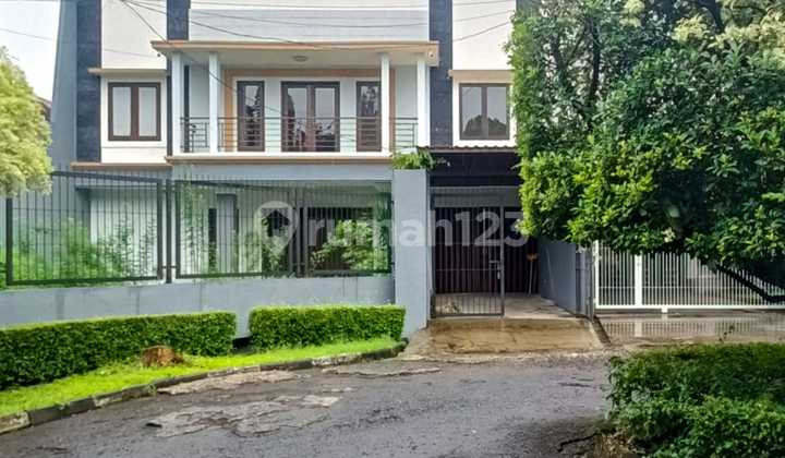 House in Sector 3 - Bintaro Jaya