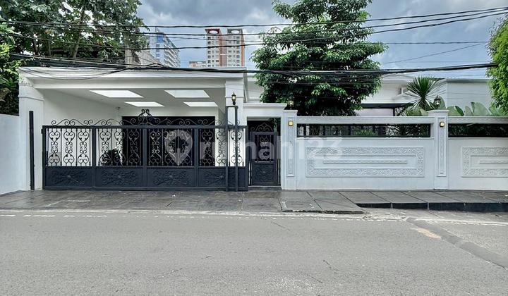 Rumah American Classic Area Cilandak 1