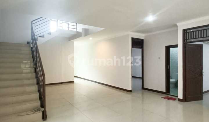 House in Sector 3 - Bintaro Jaya 2