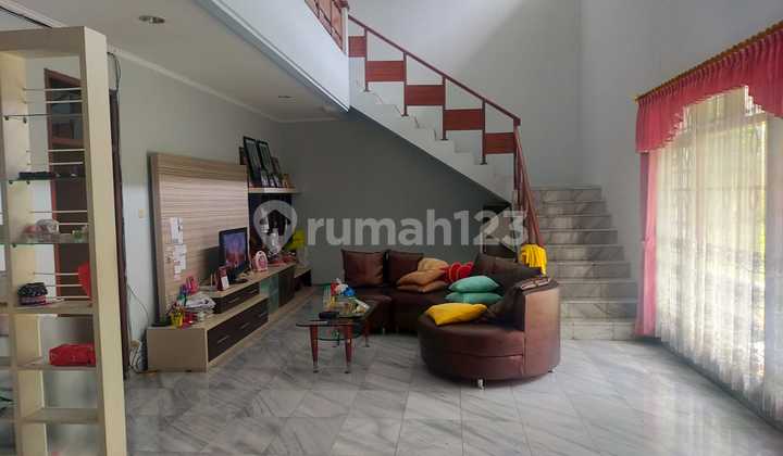 For Sale: Siaphuni House in Syp Pasteur, The Heart of North Bandung. For Sale: Siaphuni House in Syp Pasteur, The Heart of North Bandung.