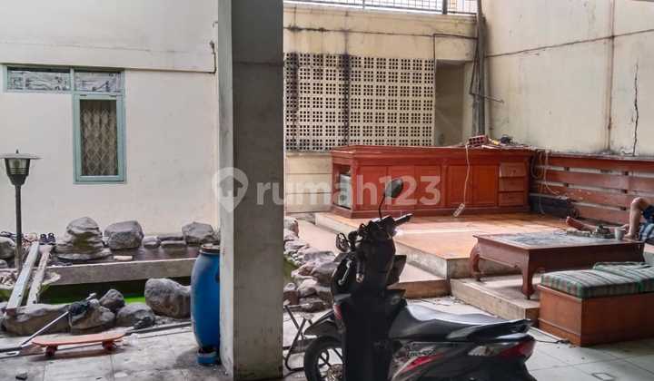 Dijual Rumah Lokasi Strategis di Lodaya Bandung 2