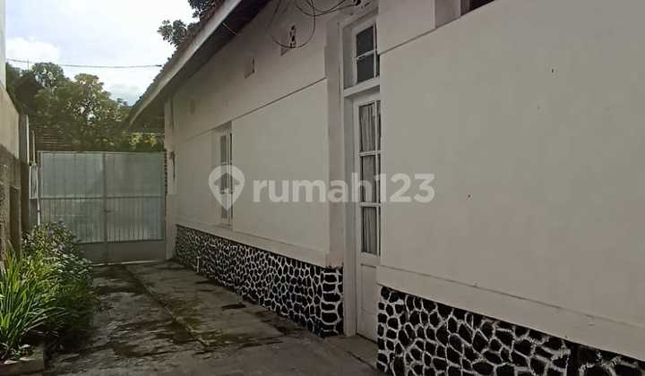 Dijual Rumah Klasik Vintage Di Area Riau Pusat Kota Bandung Dijual Rumah Klasik Vintage Di Area Riau Pusat Kota Bandung
