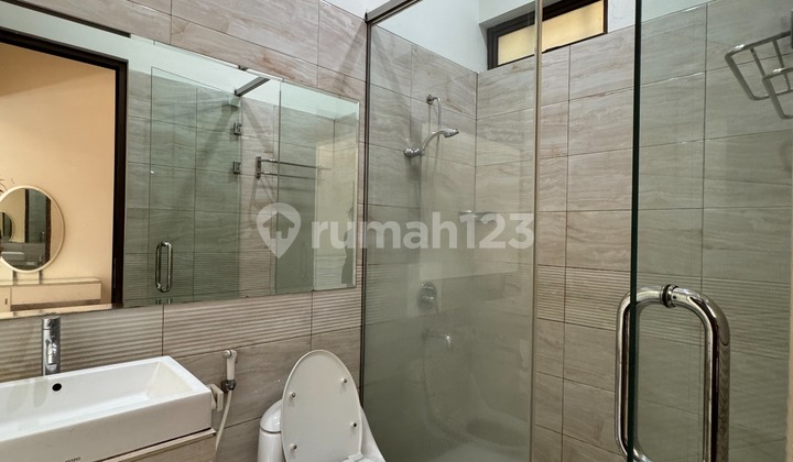 Dijual Rumah Modern Baru Renov Dalam Cluster, Sayap Sutami Bandung 2