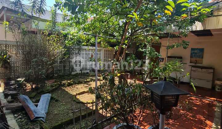 Dijual - Rumah Luas Hitung Tanah di Kawasan Premium Cikudapateuh, Ahmad Yani - Bandung