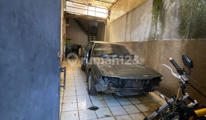 For Sale Spacious House In The Center Of Bandung City 2