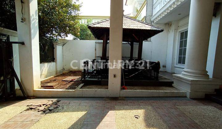 Di  Rumah Cantik 2 Lantai Di Royal Resident Jakarta Timur 1