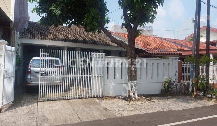 Di  Rumah Di Kayu Putih Jakarta Timur 1