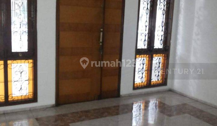 Di  Rumah Di Cempaka Putih Tengah Jakarta Pusat 2