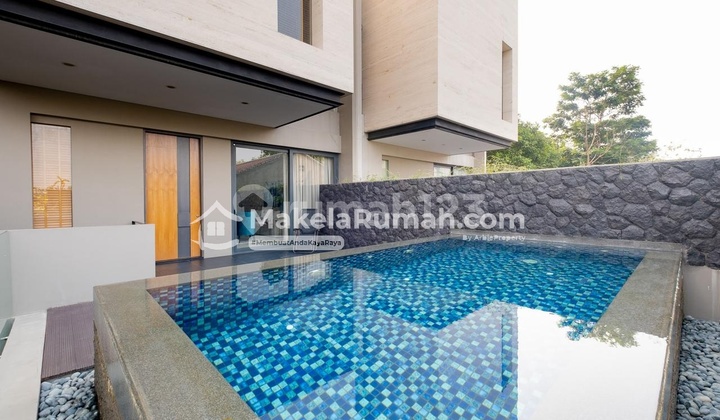 Rumah Dijual Dalam Cluster Siap Huni di Cipete Fasilitas Private Pool dan Private Lift