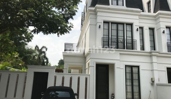 Rumah Mewah Dengan Private Pool Dalam Townhouse Di Kemang Jaksel