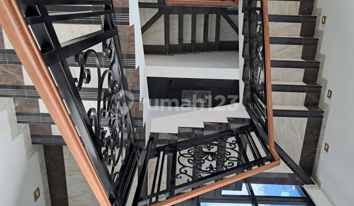 Rumah Mewah Brand Mew Dijual Cepat Murah Di Area Kemang Cilandak 2