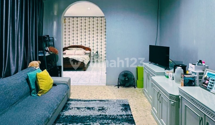 For Quick Sale: Spacious and Luxurious House in Cinere 2