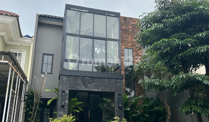 For Sale Beautiful ready-to-occupy house in BSD Versailles. South Tangerang. 2