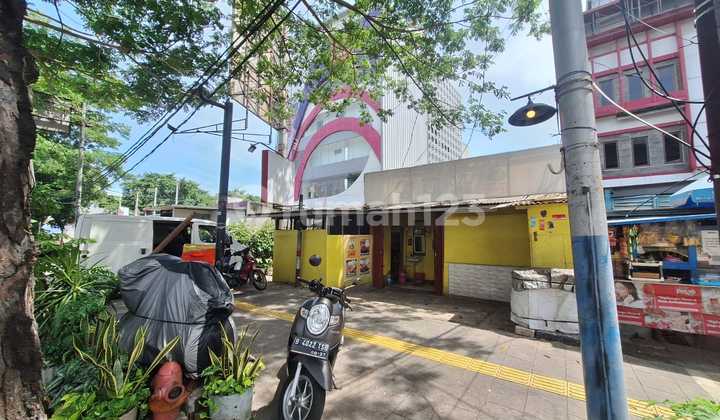 RARE FIND! Old Building, Priced at Land Value, Area 544 m2, Commercial Zone!