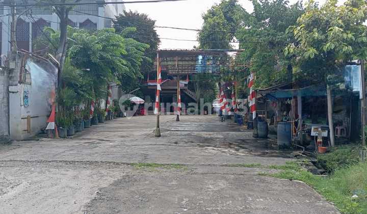 Land Area 1390 m2, 3 Certificates, Land on Jl. Raya Kalimalang, near Becakkayu Toll Road.