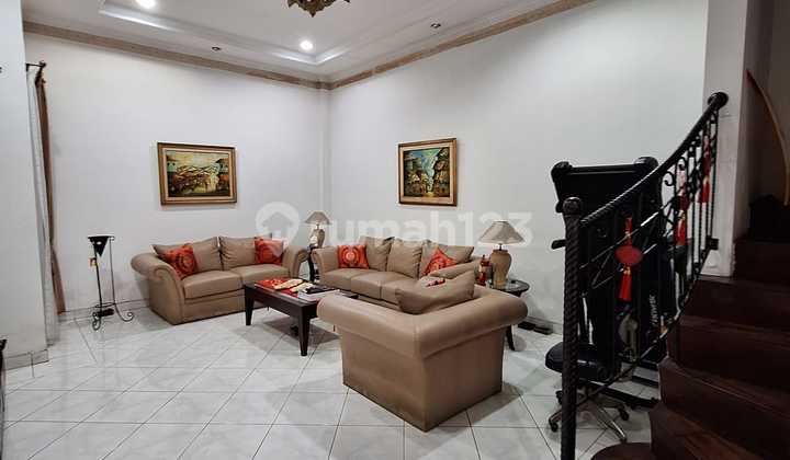3 Lantai, Luas Tanah 136 m2, Semi Furnished, Villa Permata Gading, Rumah di Kelapa Gading, Jakarta Utara