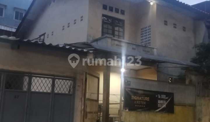 House in Jelambar - Near Mall and University