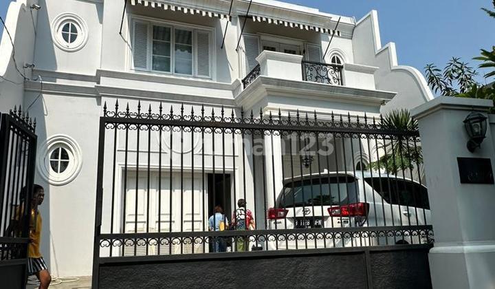 Rumah Bagus Luas Tanah 342 M2 Di Kayu Putih - Ada Kolam Renang Rumah Bagus Luas Tanah 342 M2 Di Kayu Putih - Ada Kolam Renang