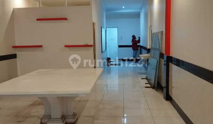 Ruko di Boulevard Raya Kelapa Gading - Hadap Timur Ruko di Boulevard Raya Kelapa Gading - Hadap Timur