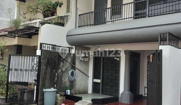 Rumah di Jl. Lumba-Lumba, Rawamangun - 2 Lantai! 2