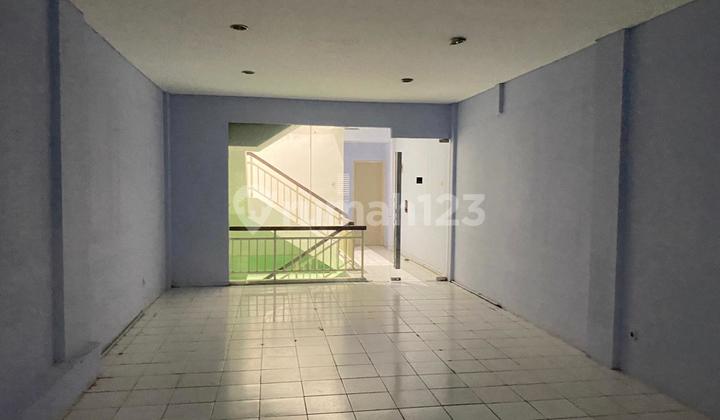 3-Storey Shop House on East Boulevard, Kelapa Gading 3-Storey Shop House on East Boulevard, Kelapa Gading