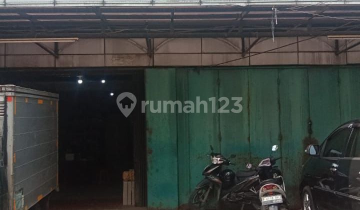 Shop House in Gunung Sahari - 3 Floors! 2