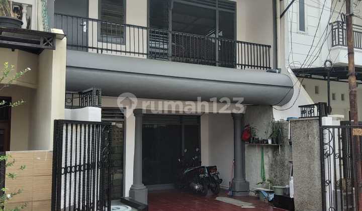 Rumah di Jl. Lumba-Lumba, Rawamangun - 2 Lantai! 1