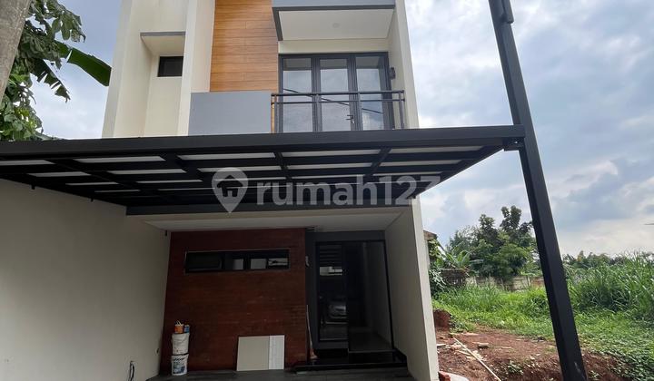 Rumah 2 Lantai Dekat Toll BSD