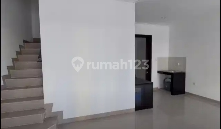 2-Story House in Cleveland Cluster Pik 2 2