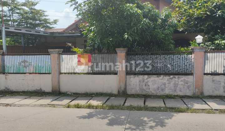 Rumah Pinggir Jalan Raya Dekat Pamulang