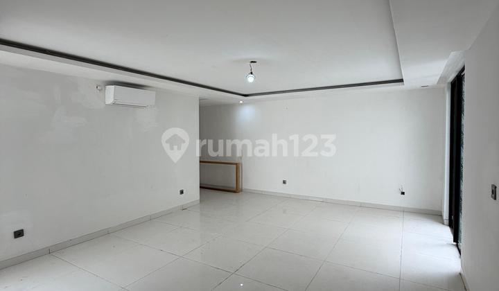 Brand New Good Tropical House Cipete South Jakarta