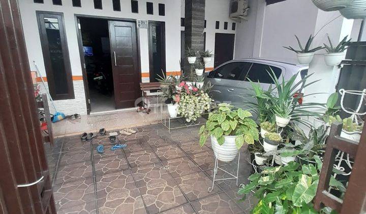 Dijual Rumah Asri 2 Lantai Villa Pamulang Tangerang Selatan 1