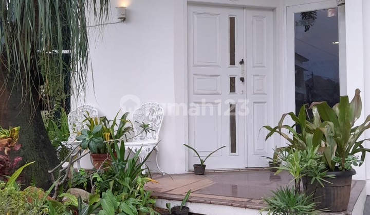 Turun Harga ! Rumah 2 Lantai Terawat Siap Huni Gedung Hijau Pondok Indah