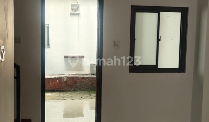 Rumah Cantik 2 Lantai Siap Huni Pamulang Tangerang Selatan  2