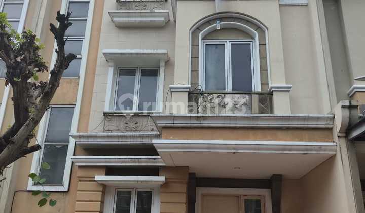 Di Sewakan Rumah di Gading Serpong Cluster Samara Village 4Kamar Tidur Di Sewakan Rumah di Gading Serpong Cluster Samara Village 4Kamar Tidur